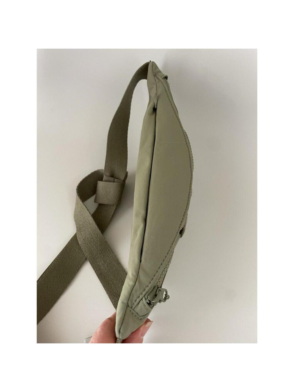 Athleta Kinetic Waist Bag Fanny Pack Belt Bag Shadow Olive Green Adjustable - Picture 11 of 14